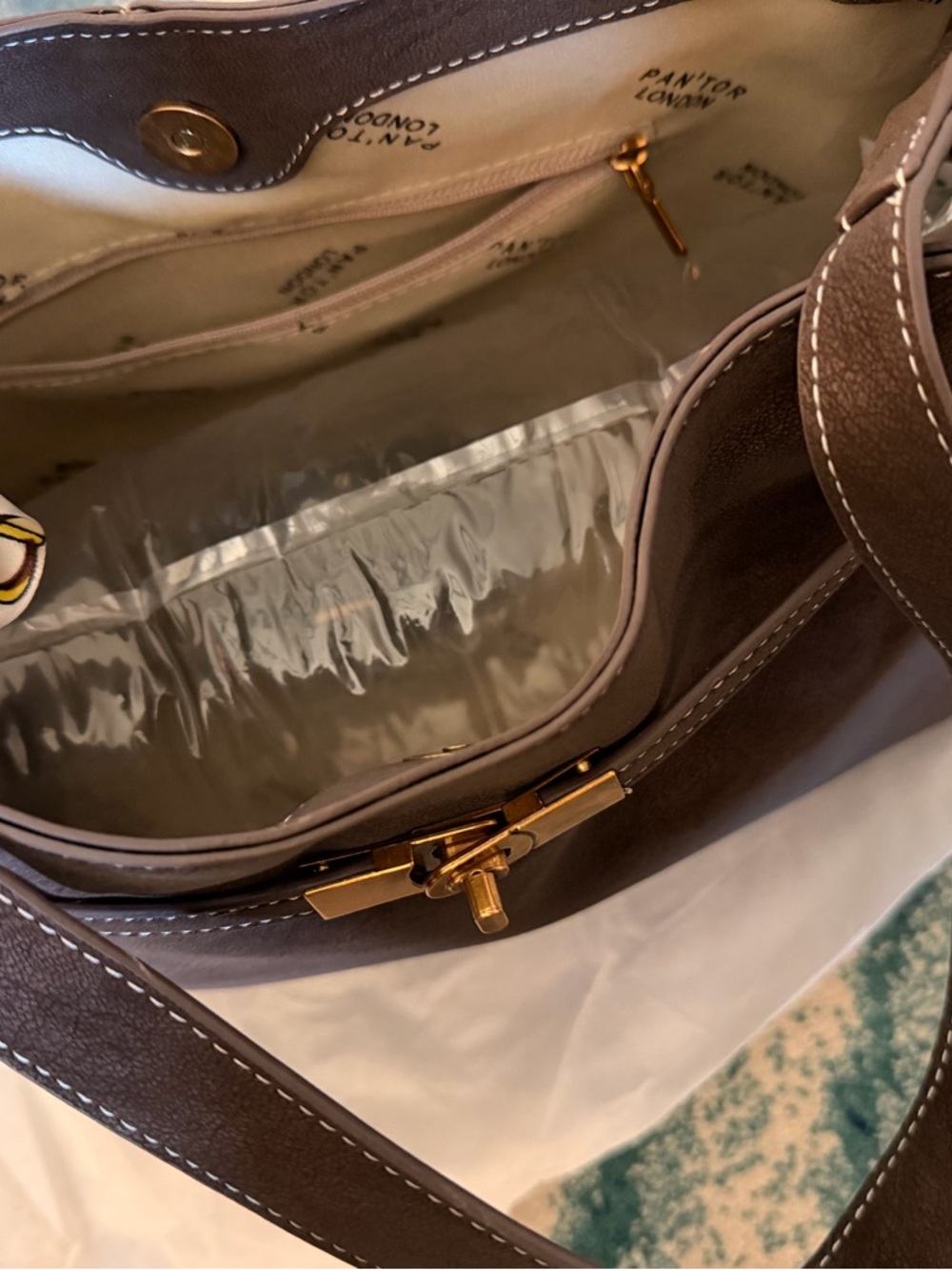 NWOT . Classic Brown Shoulder Bag with Gold Hardware. Leathery Suede - Picture 4 of 6